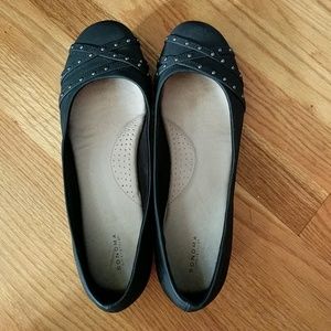 Black stylish comfy flats